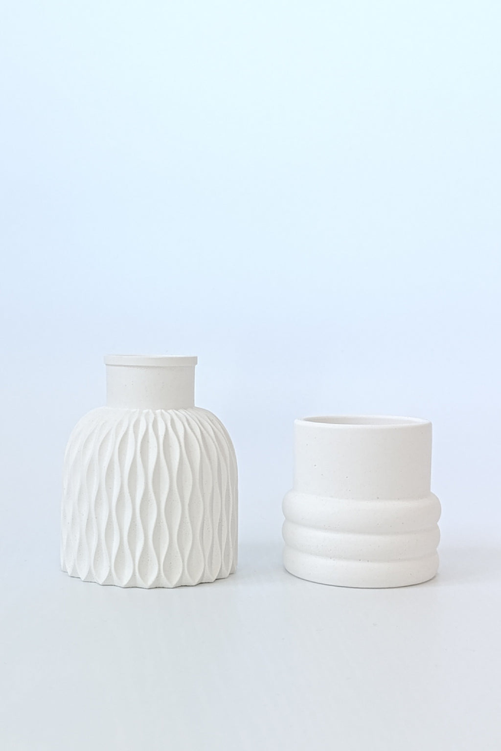Minimal Taş Tozu Dekoratif Vazo Seti | Beyaz Modern İkili DKR0014