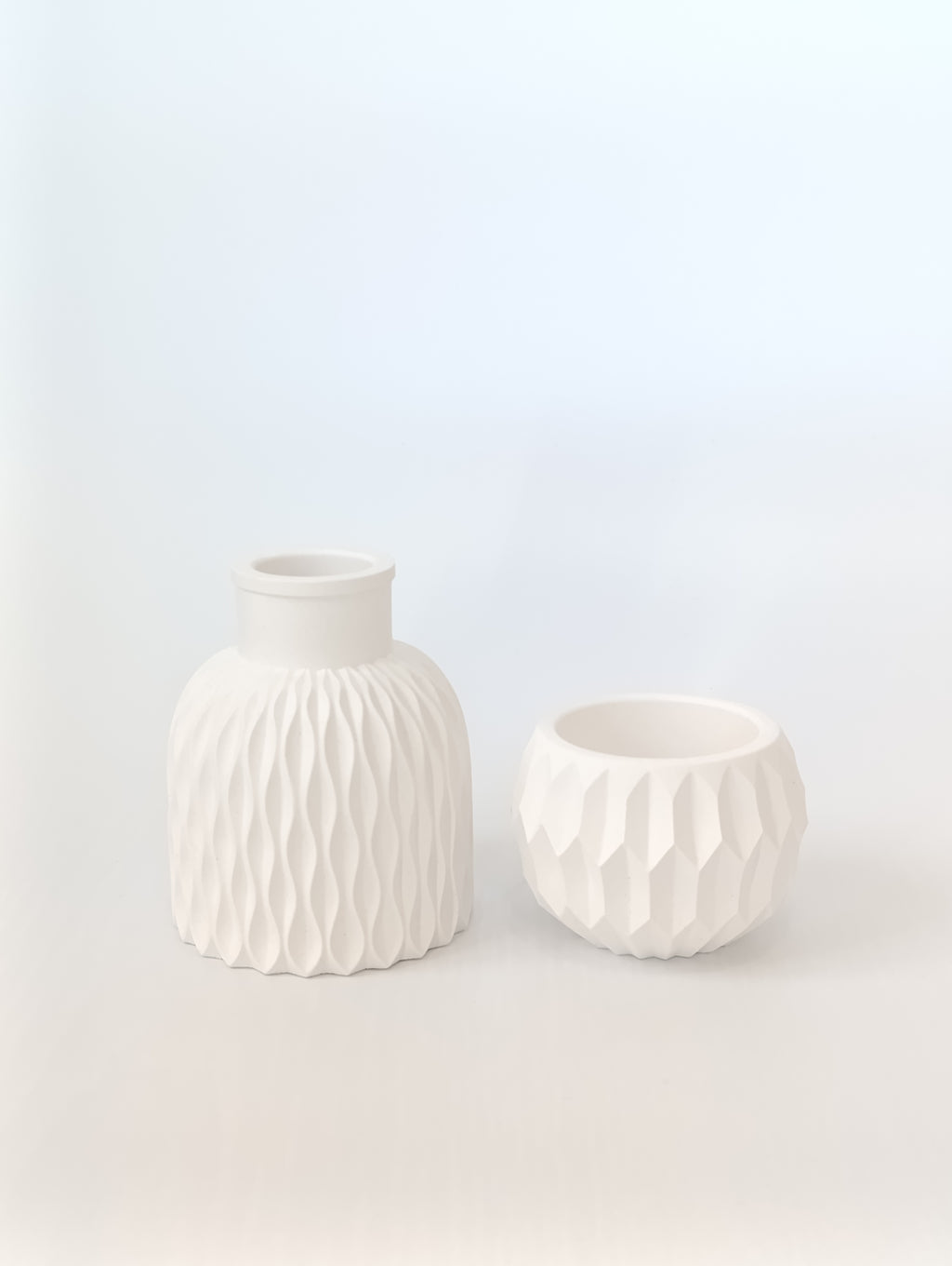 Minimal Taş Tozu Vazo ve Tealight Mumluk Seti | Beyaz Dekoratif İkili DKR0015