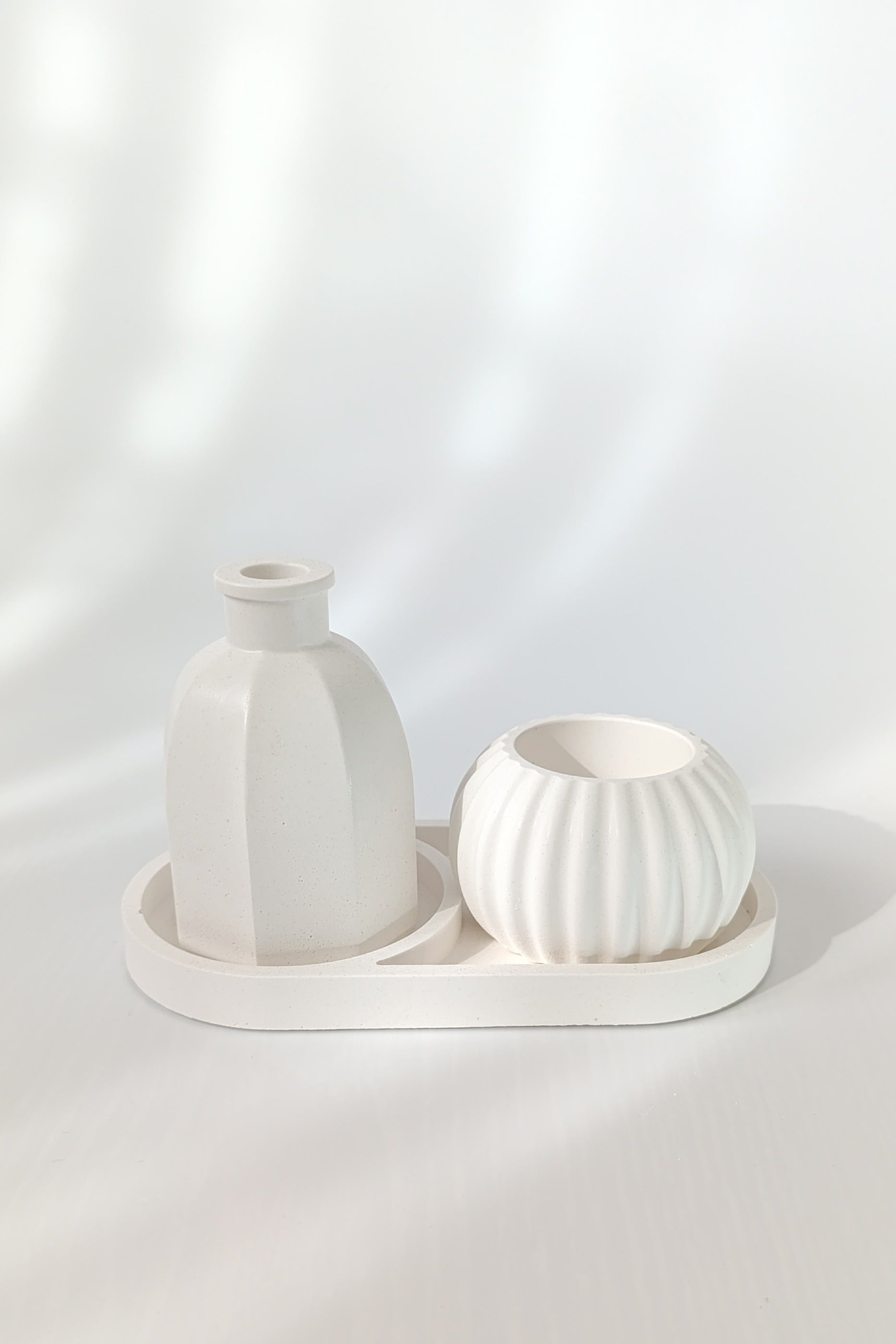 Minimal Taş Tozu Vazo Mumluk Tepsi Seti – Tealight Uyumlu Dekoratif 3’lü Set DKR0021