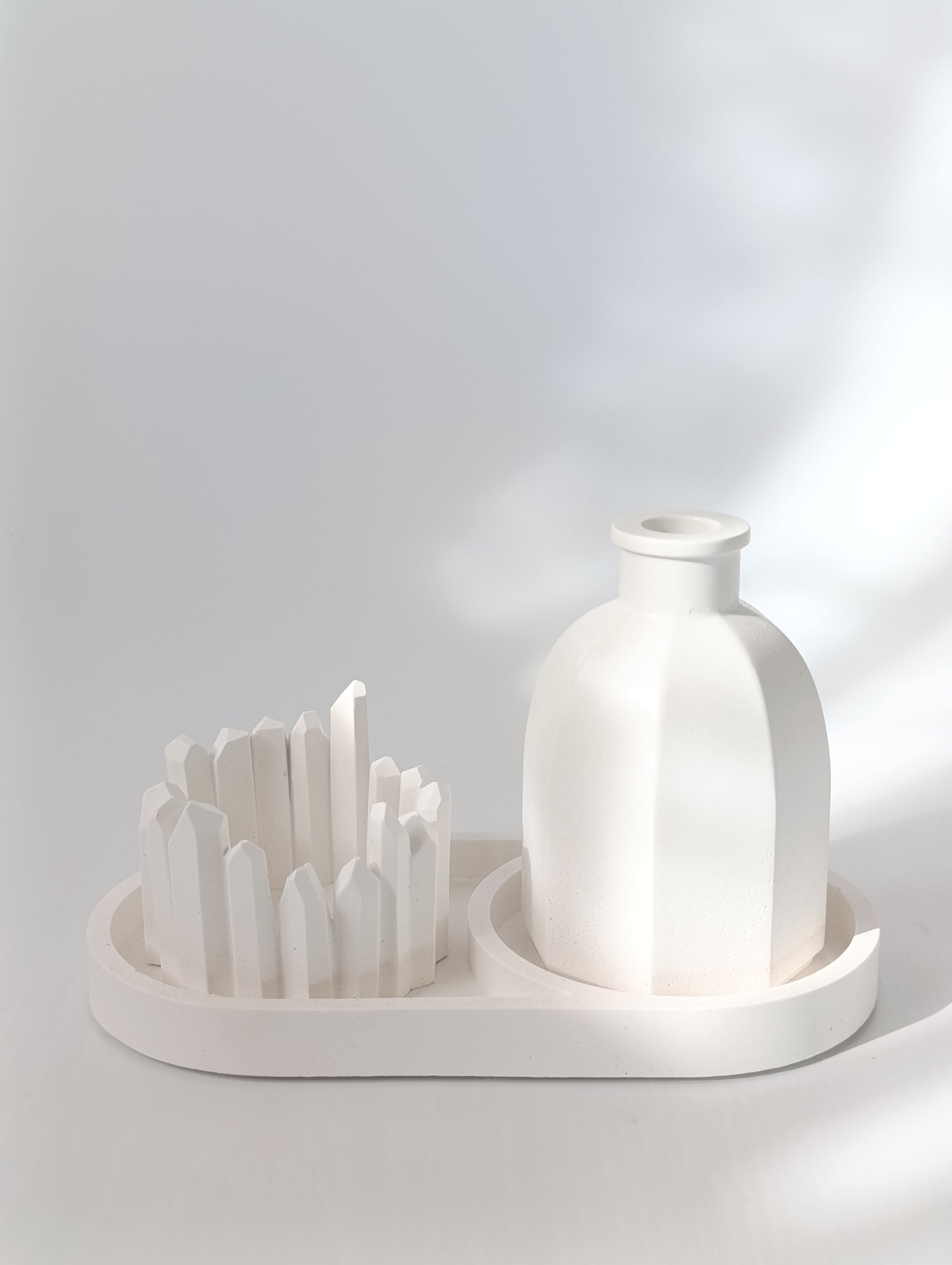 Crystal Taş Tozu Vazo, Tealight Mumluk ve Tepsi Seti – Minimal 3’lü Dekoratif Sunum DKR0027